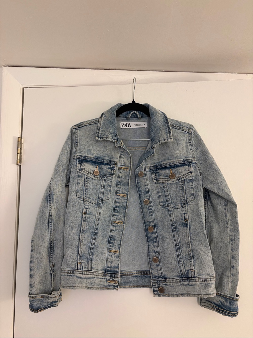 Zara Women’s  Light Wash Denim Jacket - Pale Blue